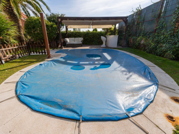 Chalet Pareado en Pozuelo de Alarcon Piscina