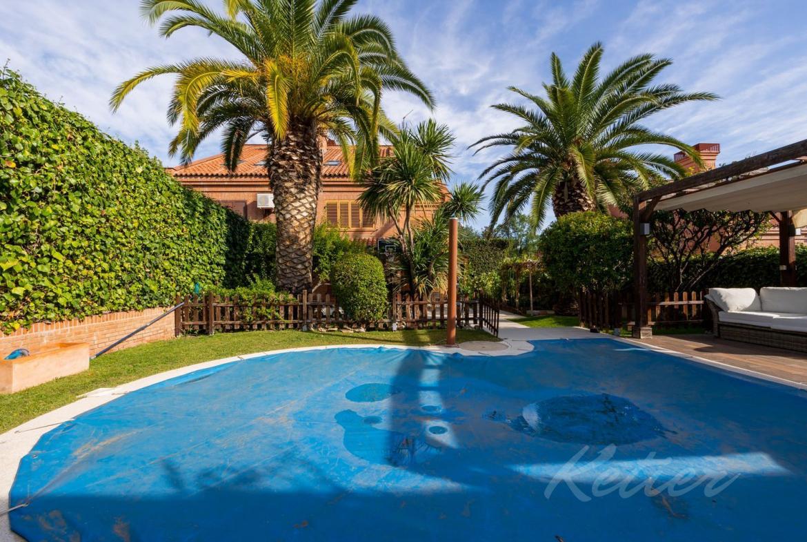 Chalet Pareado en Pozuelo de Alarcon Piscina