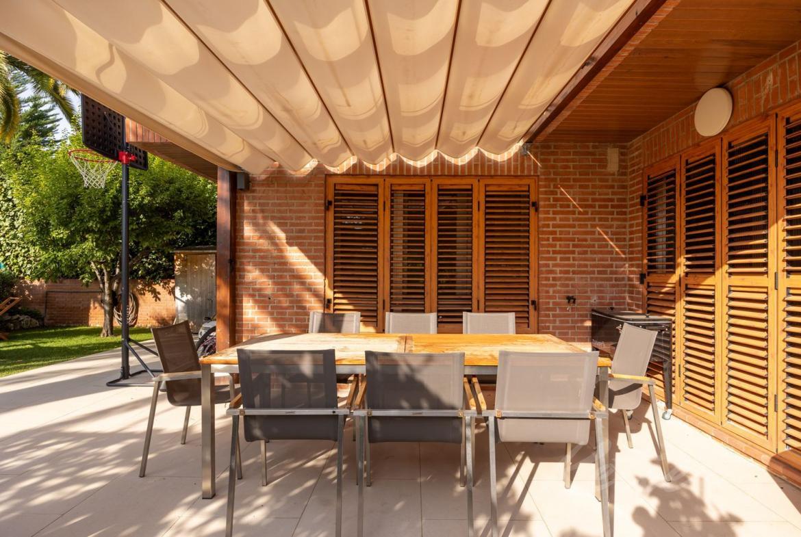 Chalet Pareado en Pozuelo de Alarcon Porche