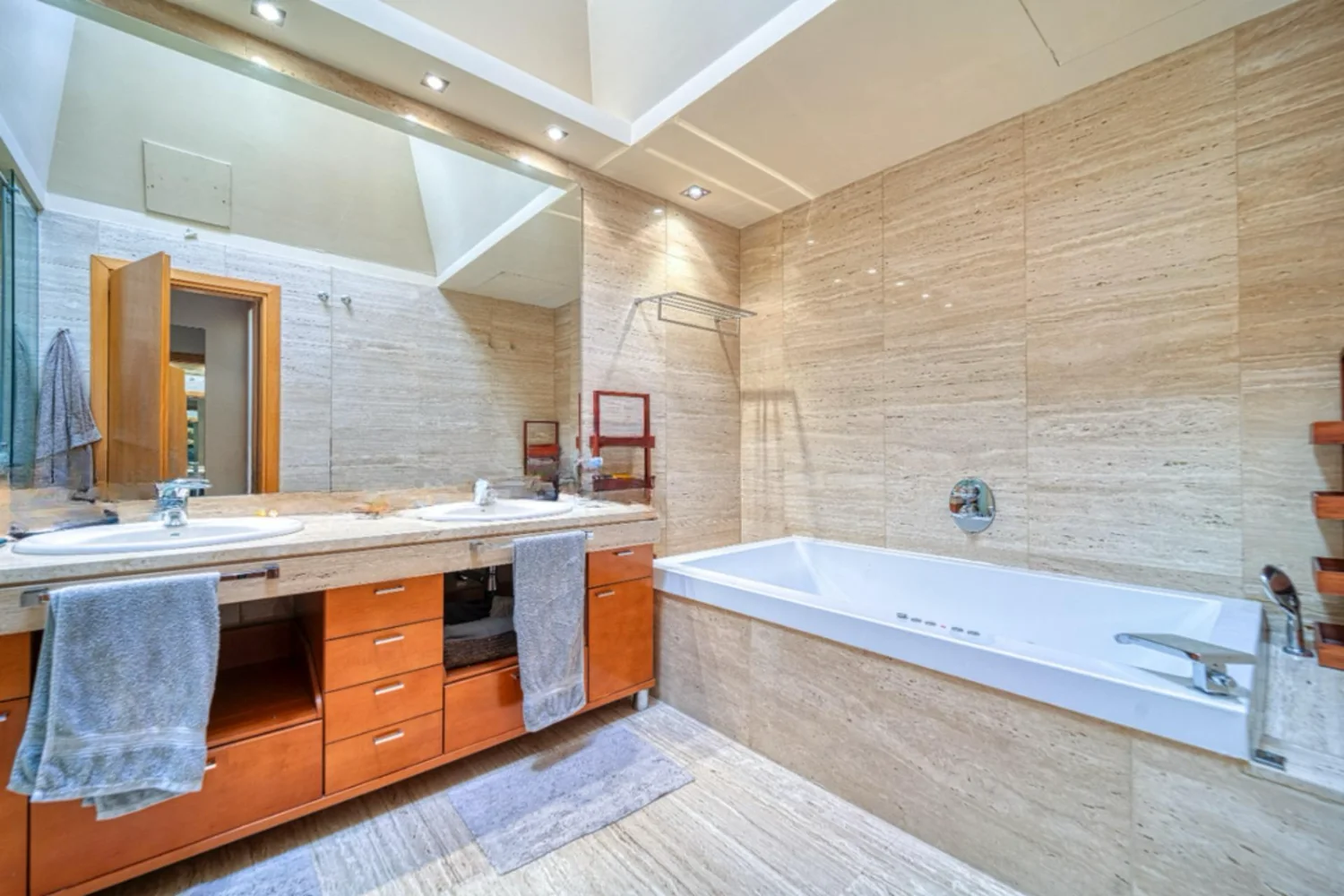 Chalet-Prado-del-Rey-Bano3-01