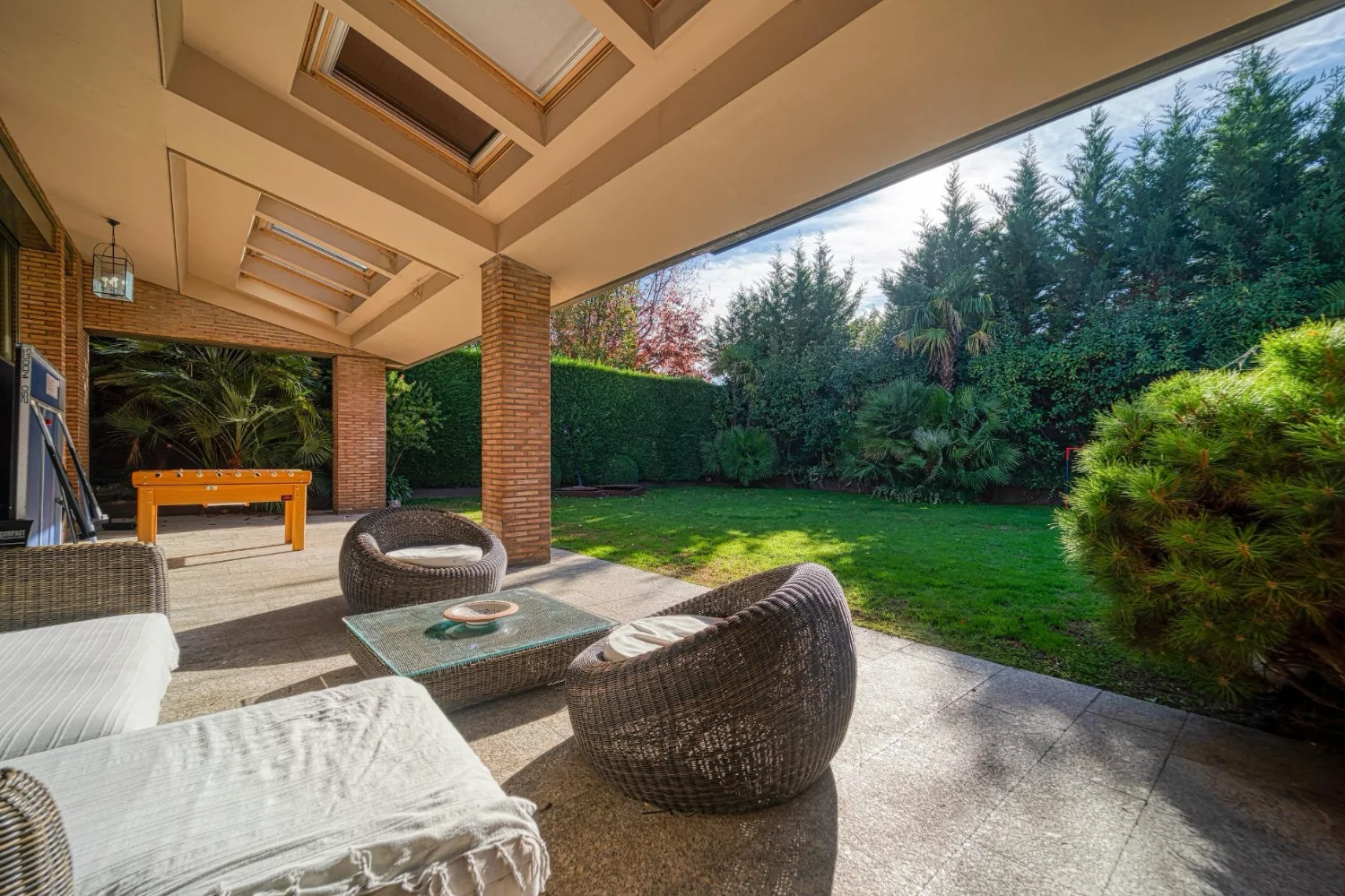 Chalet-Prado-del-Rey-Porche-01