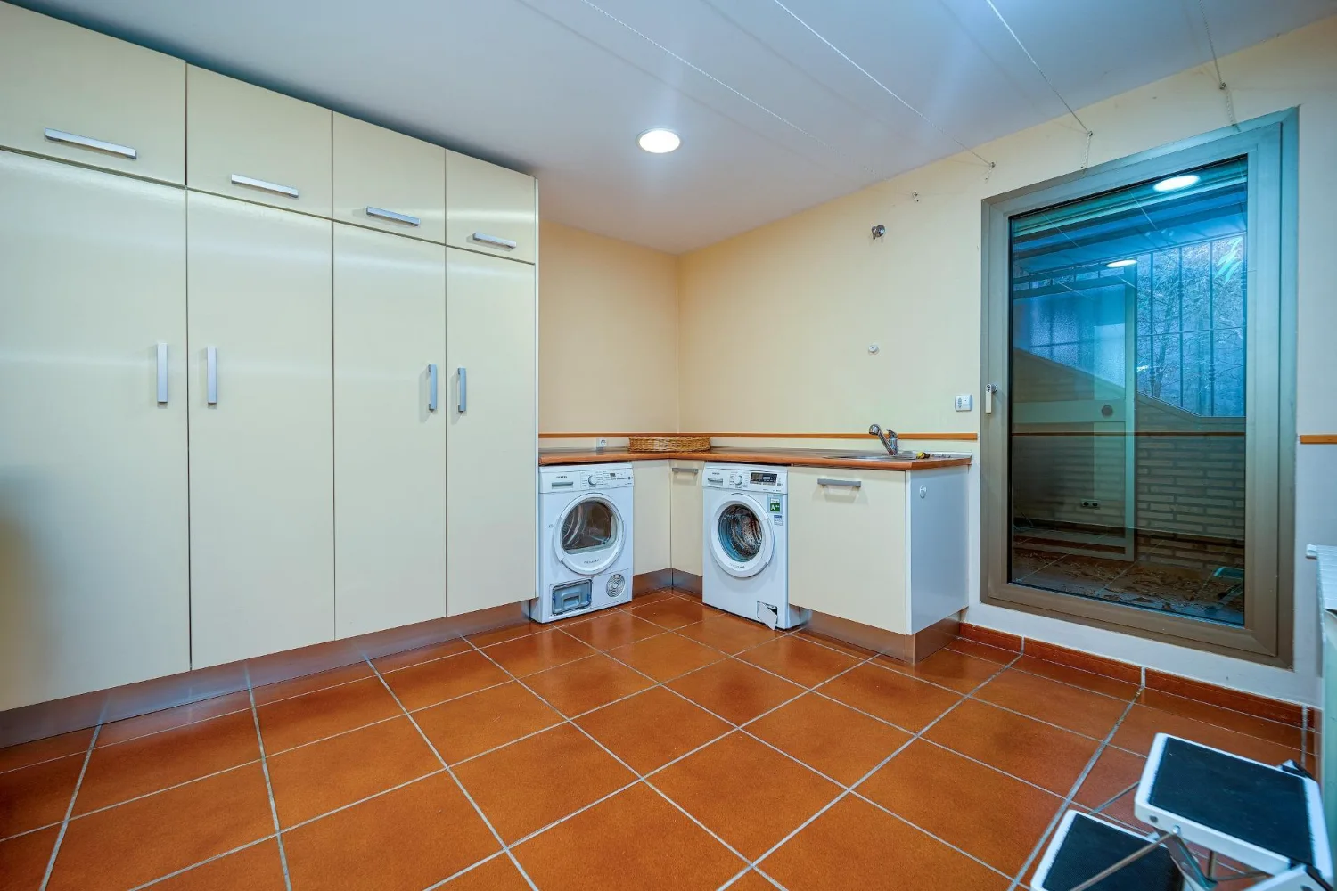 Chalet-Prado-del-Rey-Sala-Lavado-Planchado-01