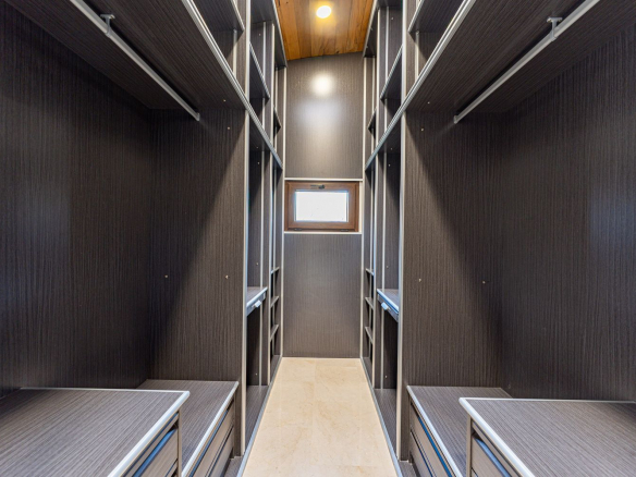 Chalet Villafranca del Castillo Dormitorio Vestidor