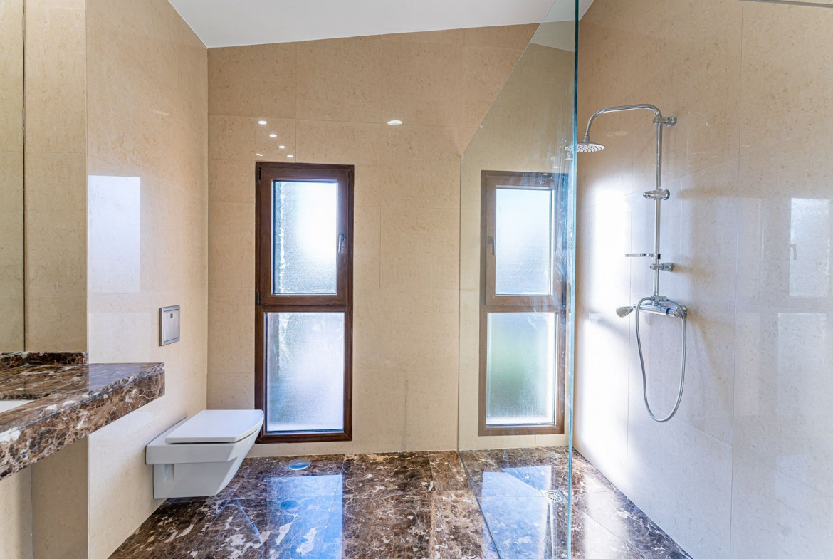 Chalet Villafranca del Castillo Dormitorio Bano