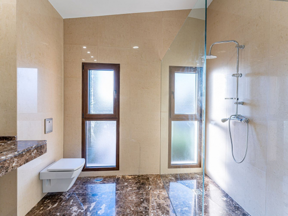 Chalet Villafranca del Castillo Dormitorio Bano