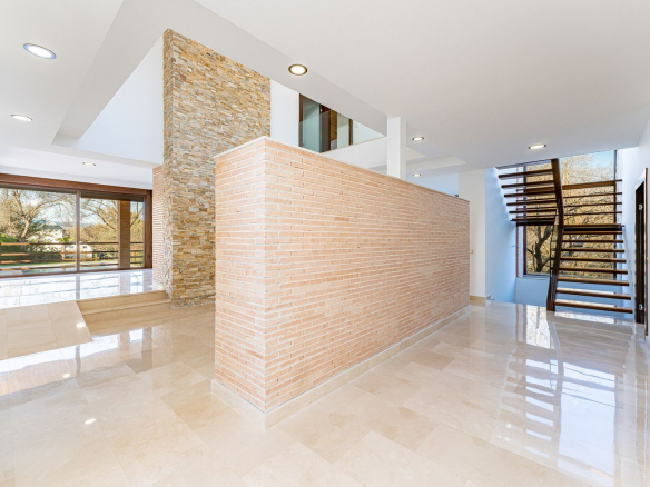 Chalet Villafranca del Castillo Hall