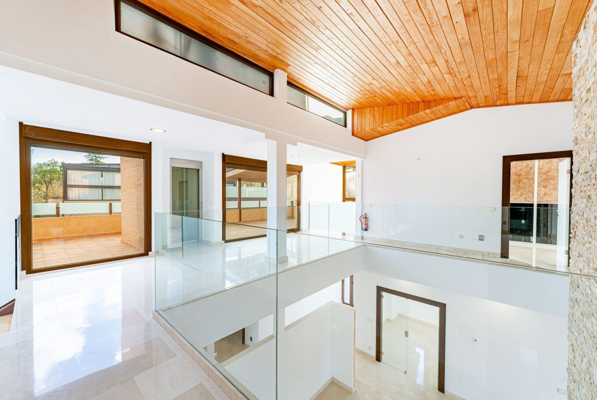 Chalet Villafranca del Castillo Hall Planta Superior