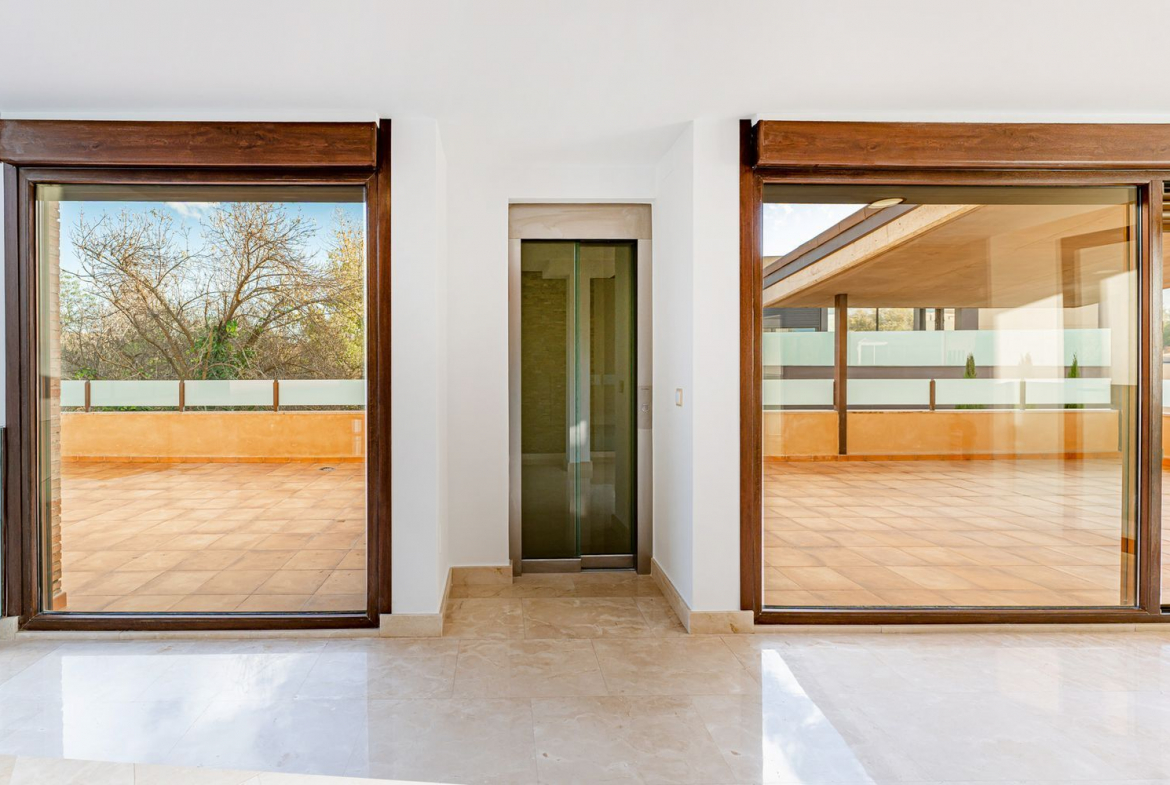 Chalet Villafranca del Castillo Hall Planta Superior