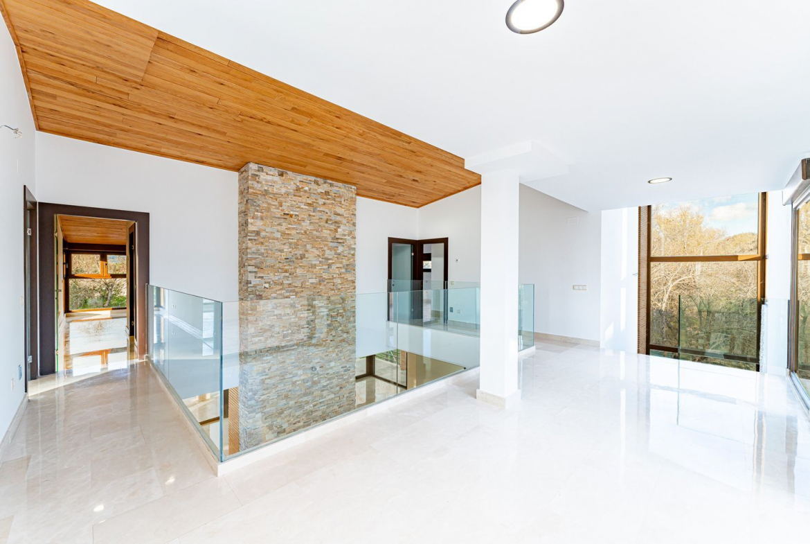 Chalet Villafranca del Castillo Hall Planta Superior
