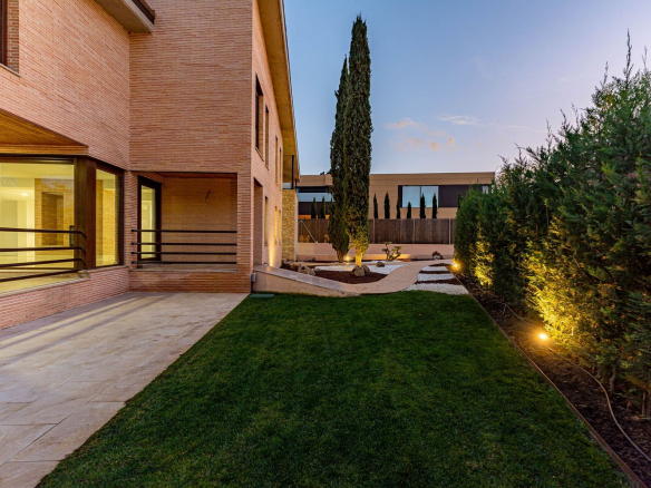 Chalet Villafranca del Castillo Jardin