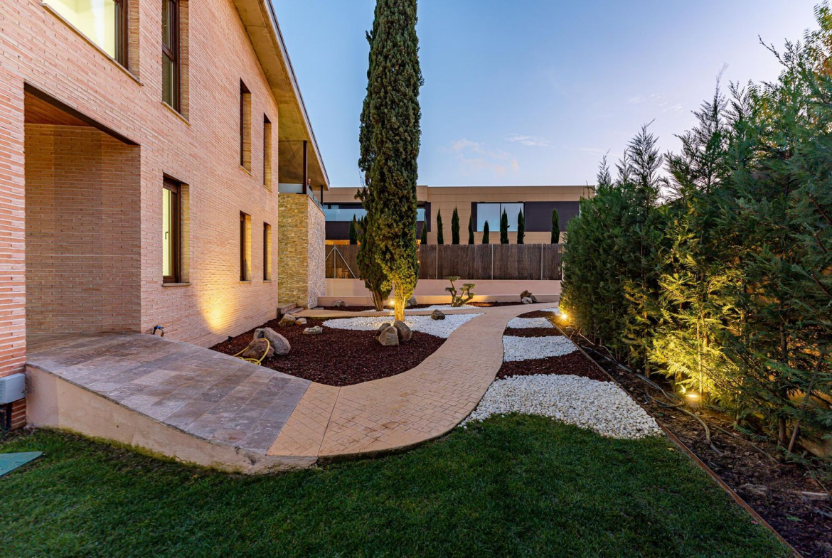Chalet Villafranca del Castillo Jardin