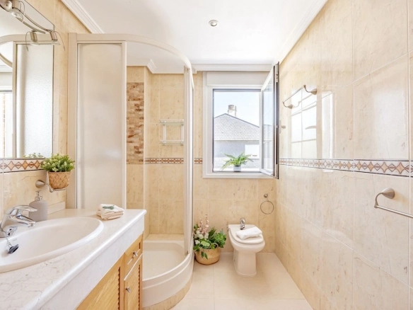 Chalet Pareado Pozuelo Bano