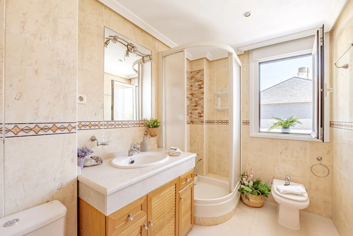 Chalet Pareado Pozuelo Bano