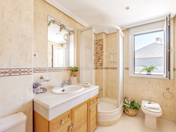 Chalet Pareado Pozuelo Bano