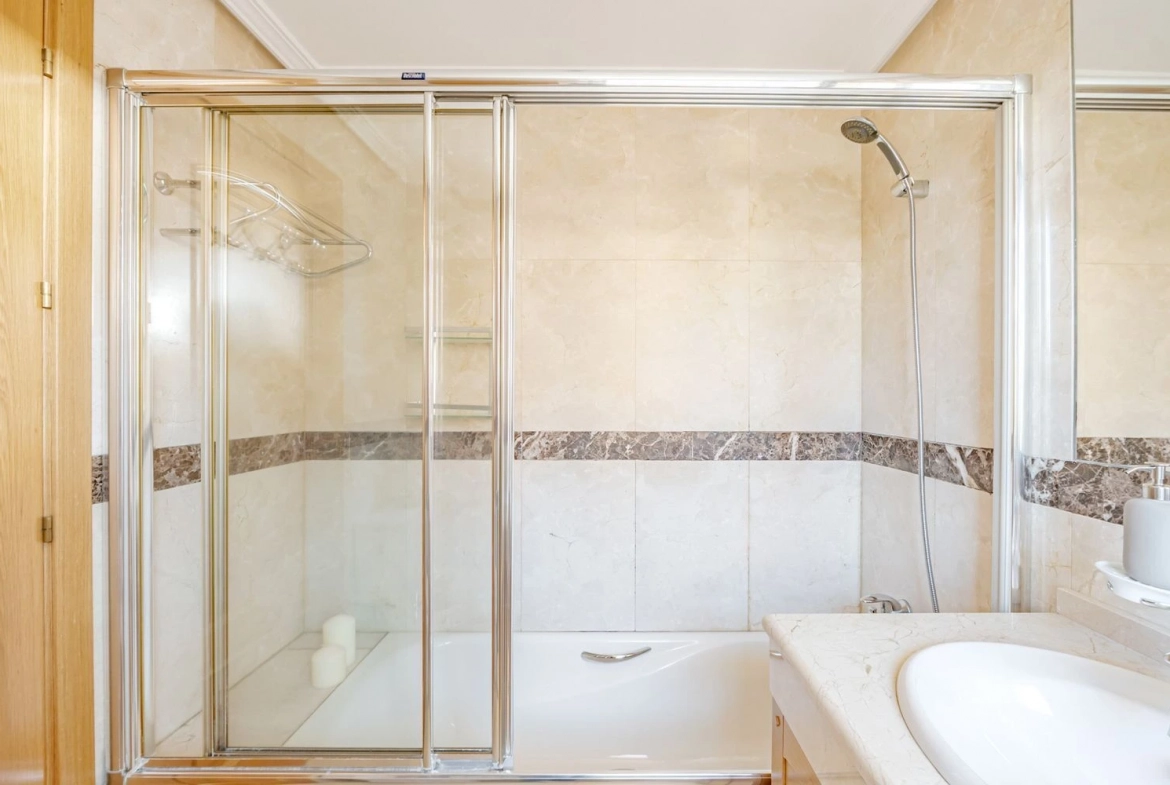 Chalet Pareado Pozuelo Bano