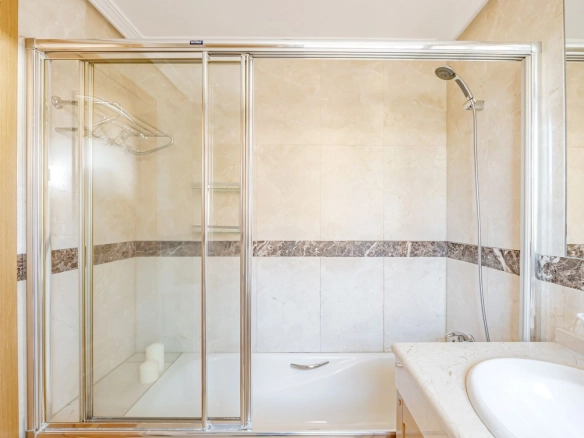 Chalet Pareado Pozuelo Bano