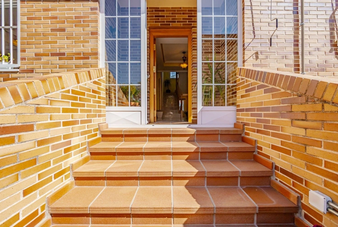 Chalet Pareado Pozuelo Entrada