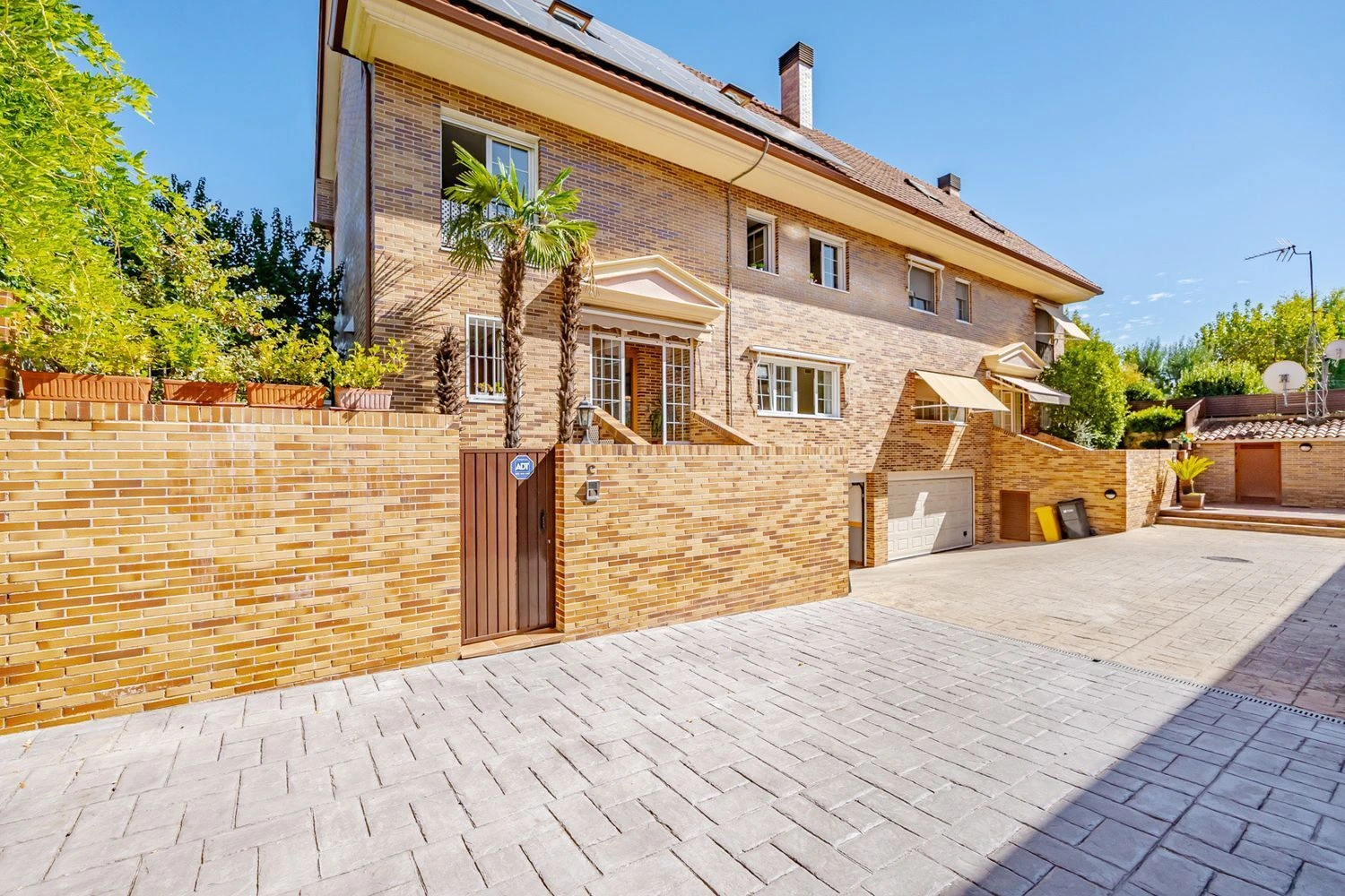 Chalet Pareado Pozuelo Garaje Entrada