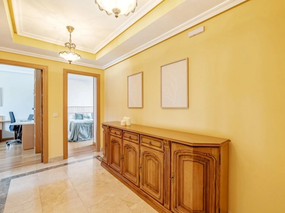 Chalet Pareado Pozuelo Pasillo