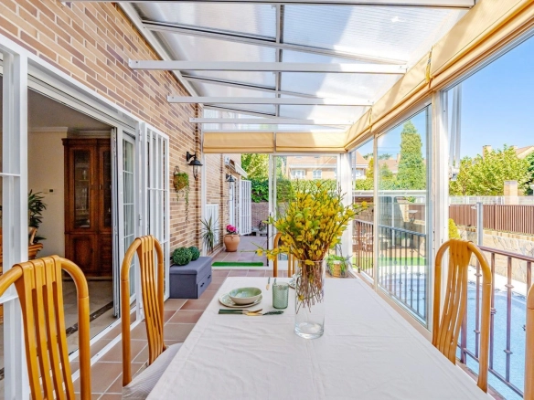 Chalet Pareado Pozuelo Porche Cubierto