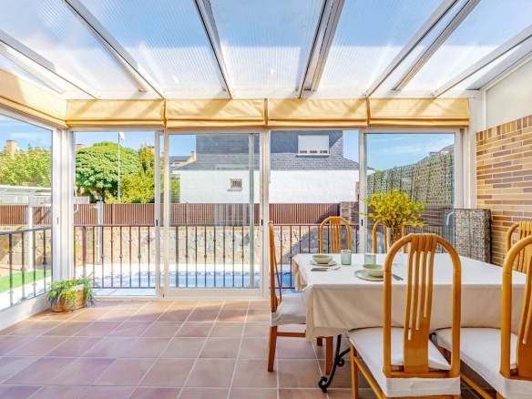 Chalet Pareado Pozuelo Porche Cubierto