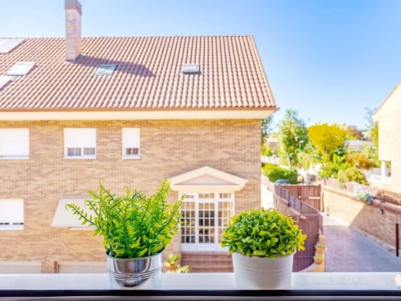 Chalet Pareado Pozuelo Vistas Calle