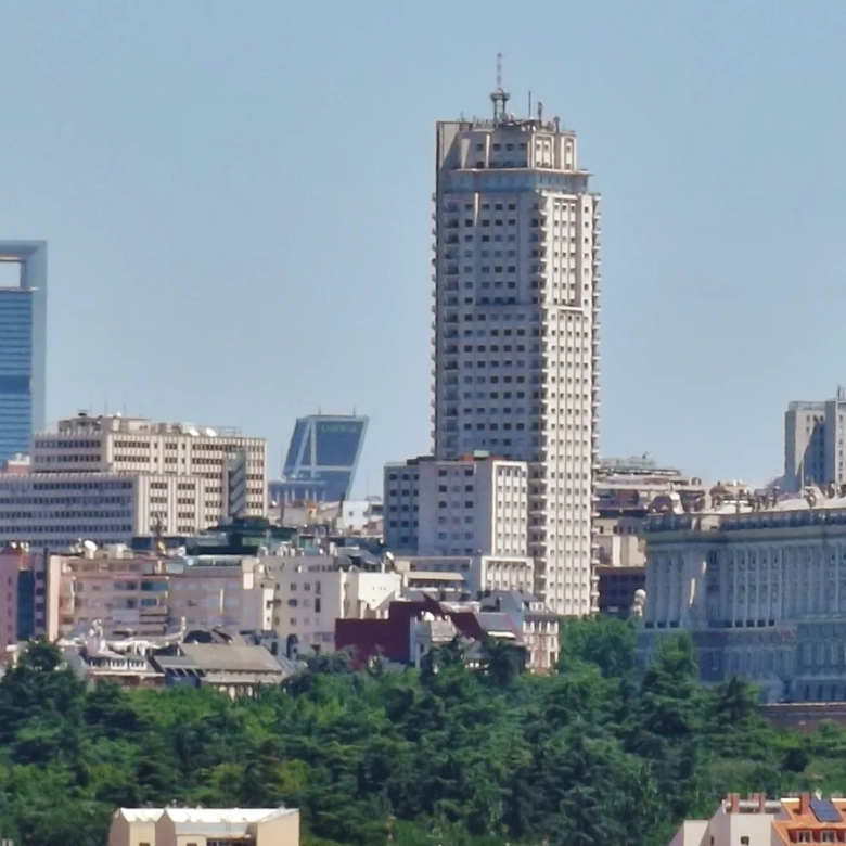 Buying luxury property in Madrid: 2026 guide (international buyers and investors)