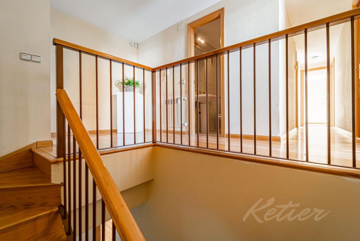 Duplex Pozuelo Escalera