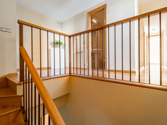 Duplex Pozuelo Escalera