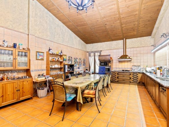 Finca Villaviciosa Odon Cocina