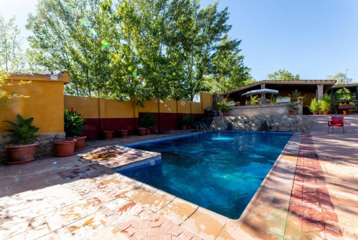 Finca Villaviciosa Odon Piscina