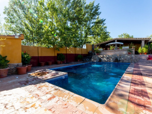 Finca Villaviciosa Odon Piscina