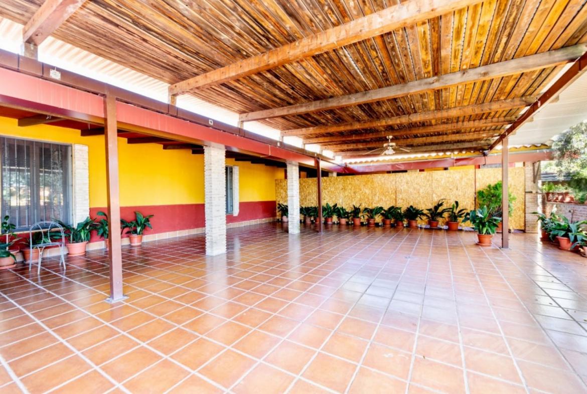 Finca Villaviciosa Odon Porche