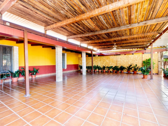 Finca Villaviciosa Odon Porche