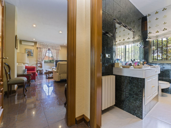 Gran Chalet Las Lomas Bano 01