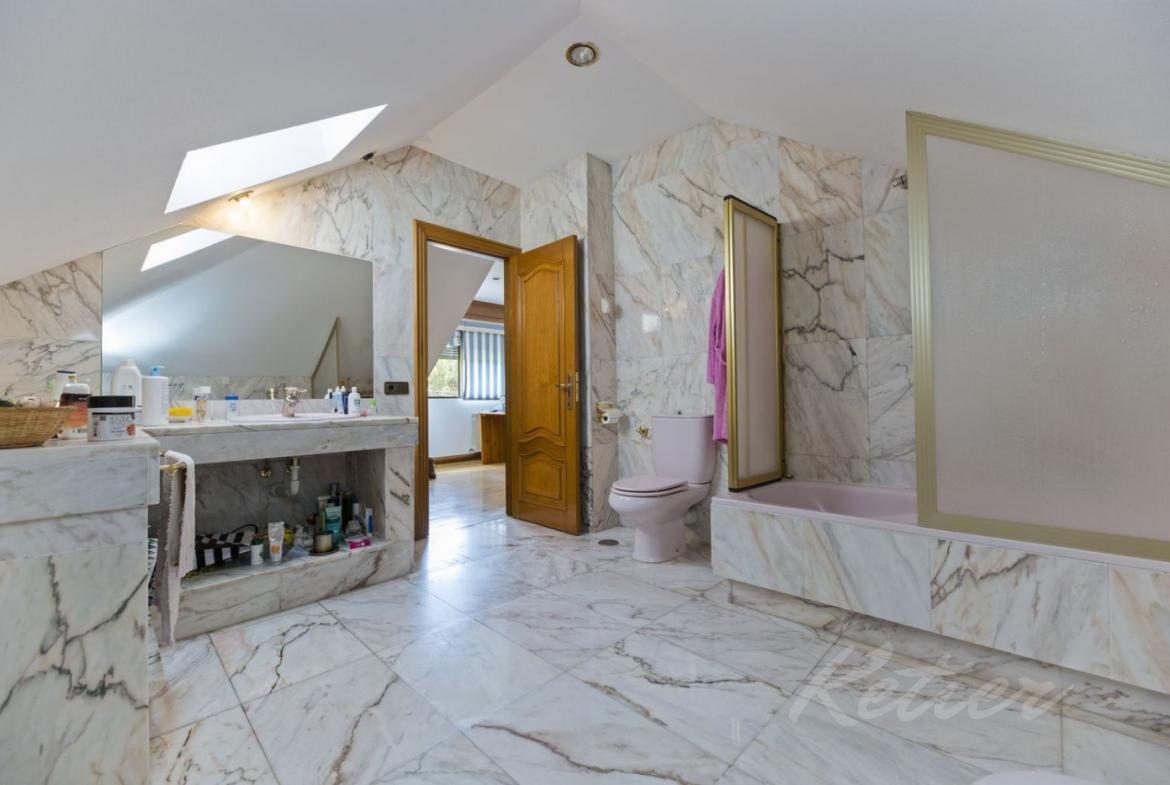 Gran Chalet Las Lomas Bano 05
