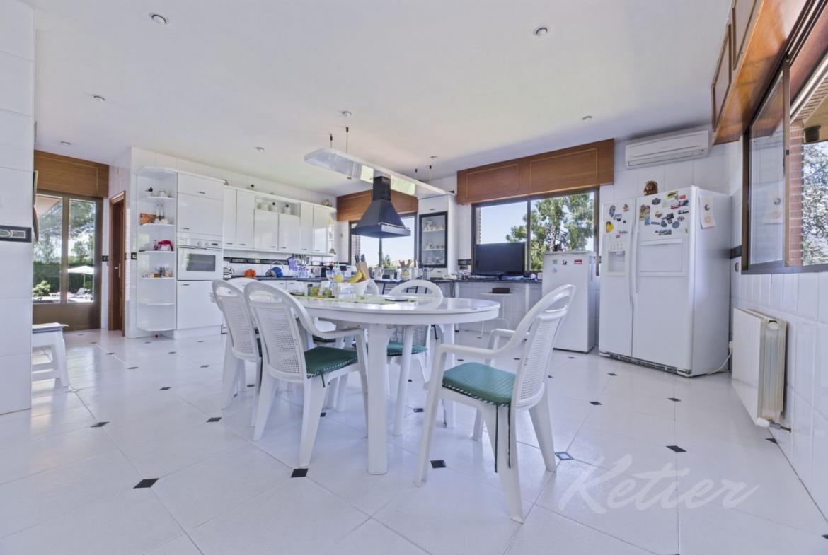 Gran Chalet Las Lomas Cocina 05