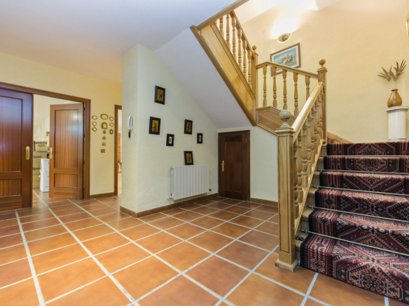 Gran Chalet Las Lomas Escalera 03
