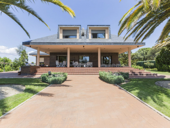 Gran Chalet Las Lomas Exterior 01