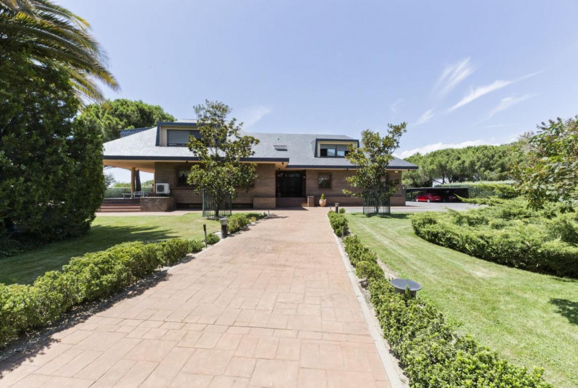 Gran Chalet Las Lomas Exterior 02