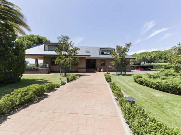 Gran Chalet Las Lomas Exterior 02