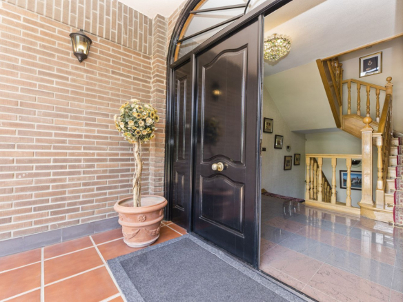Gran Chalet Las Lomas Puerta 01