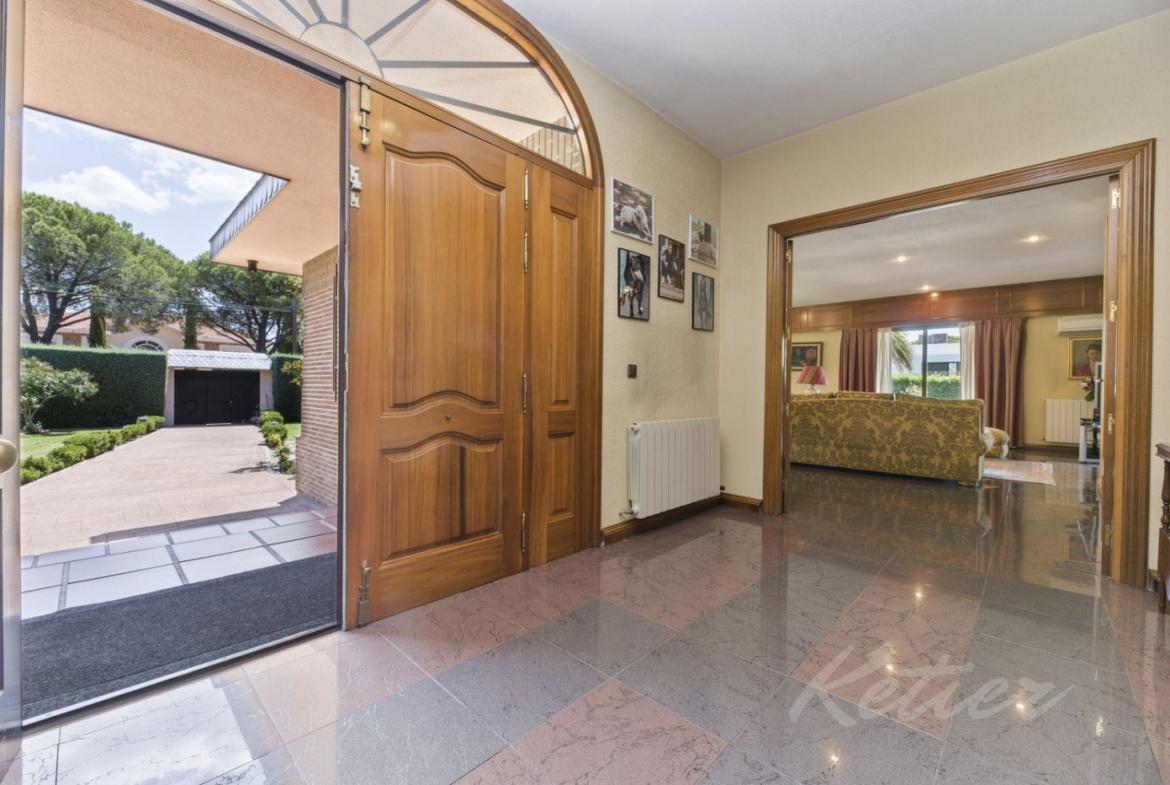 Gran Chalet Las Lomas Puerta 02