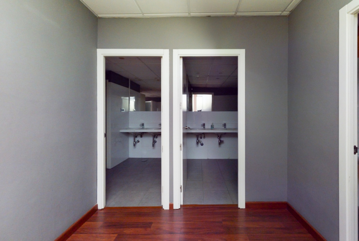 Local Comercial en Madrid Bano