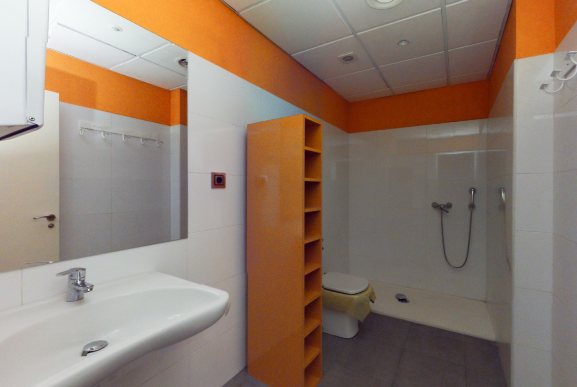 Local Comercial en Madrid Bano