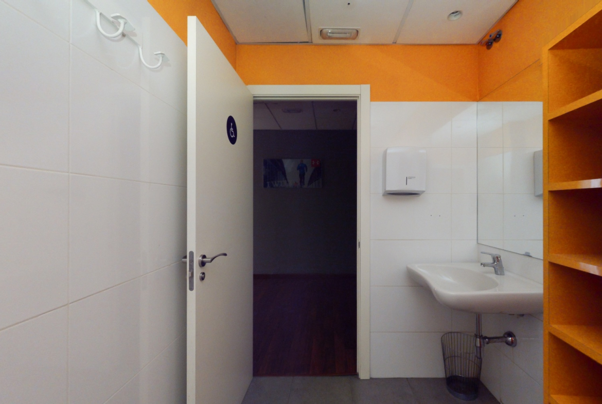 Local Comercial en Madrid Bano