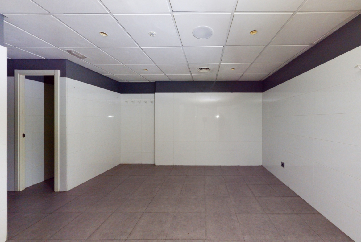 Local Comercial en Madrid Bano