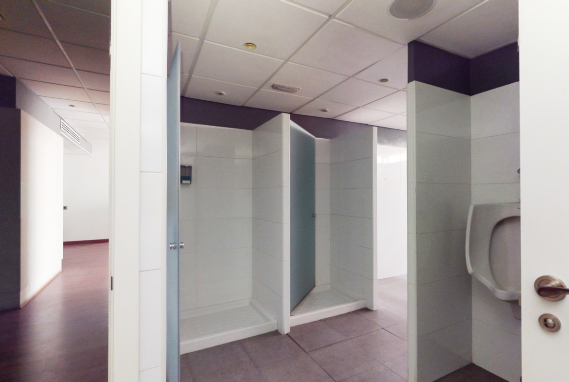 Local Comercial en Madrid Bano