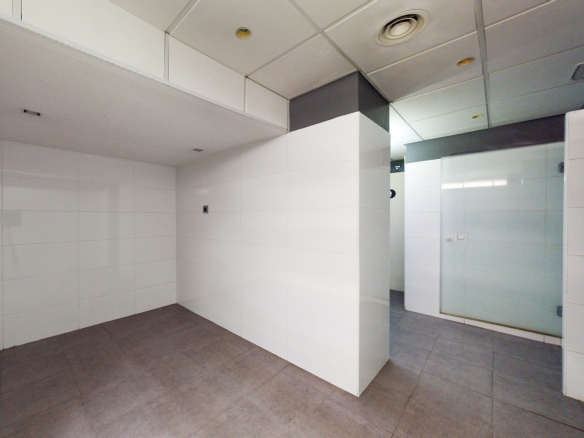 Local Comercial en Madrid Bano