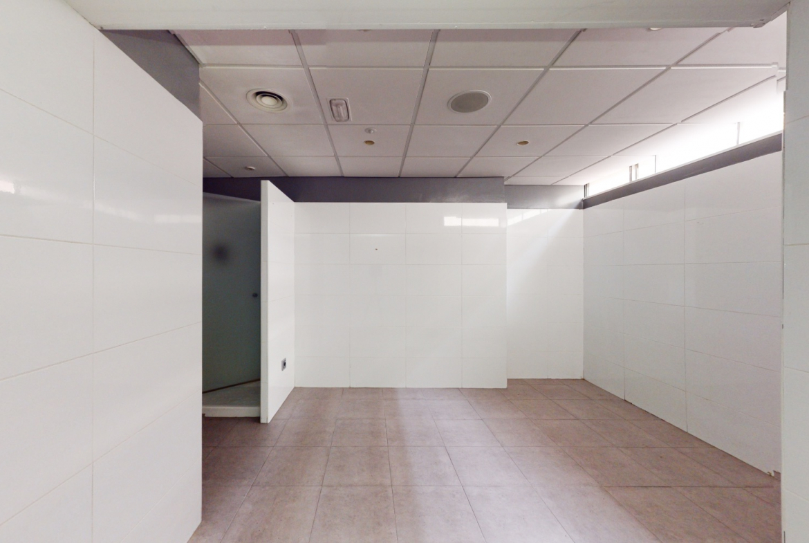 Local Comercial en Madrid Bano